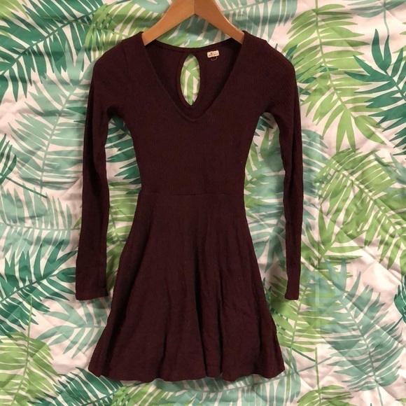 Hollister Dresses & Skirts - Hollister  burgundy dress size XS